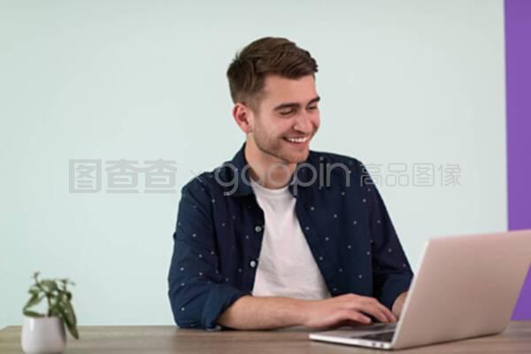 和巴什尔跳华尔兹 相关产品