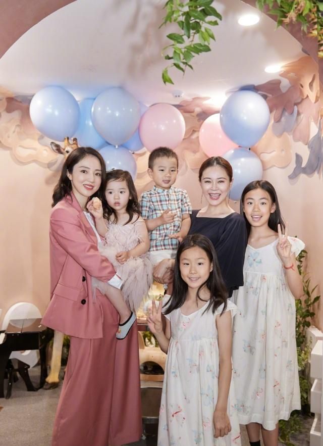 佩小姐的奇幻城堡 相关产品