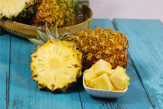 圣罗兰传 相关产品