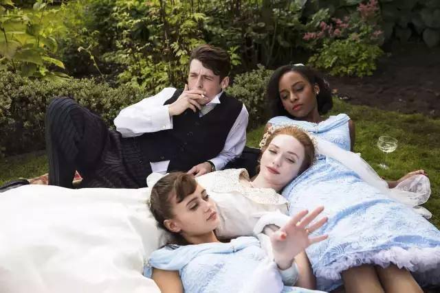 古堡之吻 相关产品