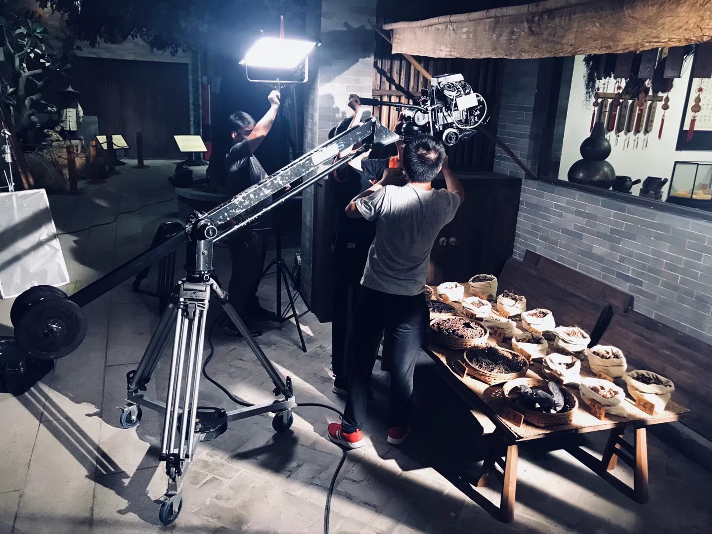 兄弟姐妹四十 产品图片